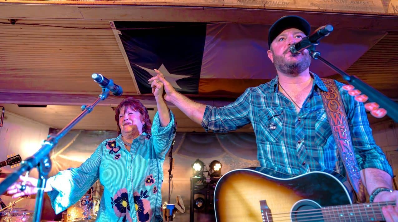 Read more about the article FOLLOWING STRONG RELEASE OF POIGNANT  “CAR RIDE HOME,” WADE BOWEN SELLS OUT BACK-TO-BACK SHOWS AT GRUENE HALL THIS WEEKEND